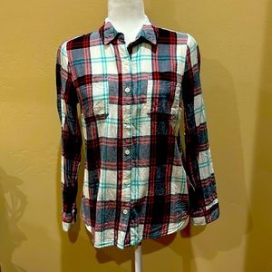 Cute plaid shirt!
